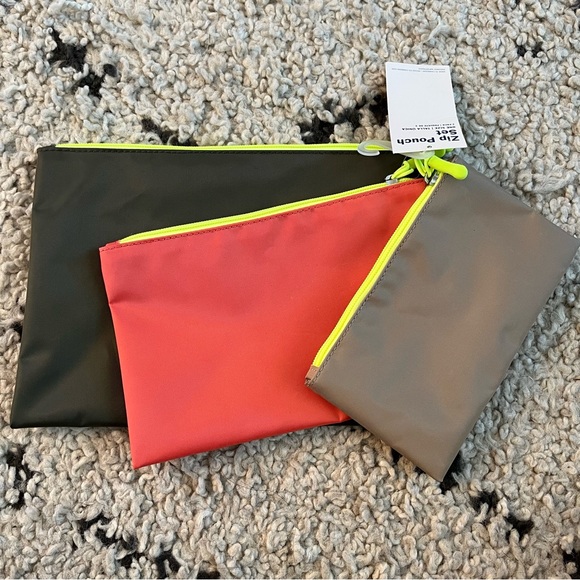 Old Navy Handbags - Zip Pouch Set